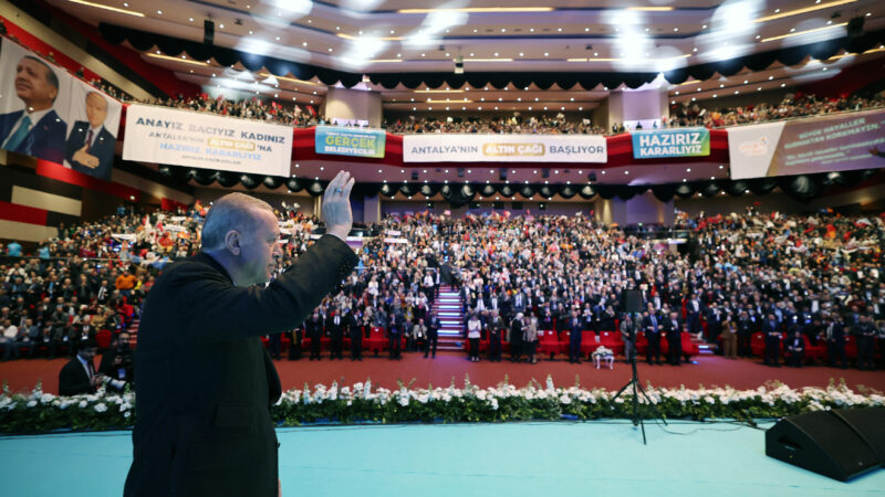 Cumhurbaşkanı Erdoğan’dan sosyal belediyecilik mesajları Cumhurbaşkanı Recep Tayyip Erdoğan, AK Parti'nin Antalya belediye başkan adaylarını