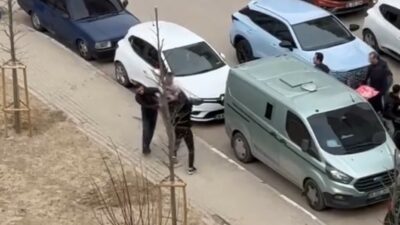 Bursa’da sokak ortasında kavga!