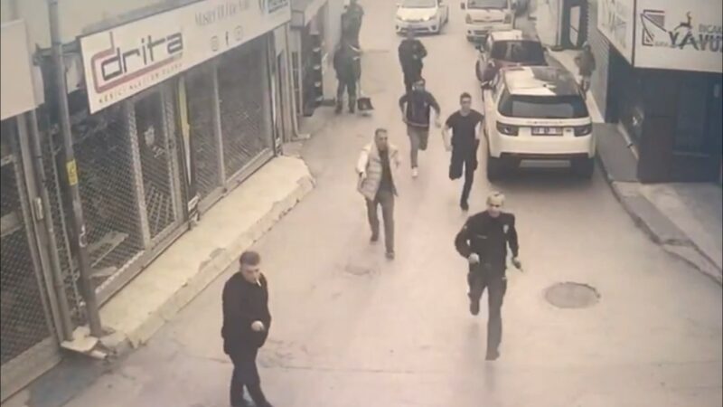 Bursa’da eski eşini fırında biriyle görünce kıskançlık krizine giren adam
