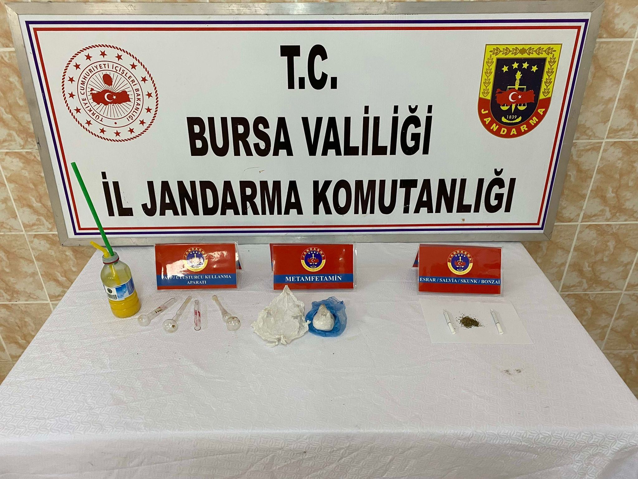 Bursa’da yaşından çok suç kaydı vardı, jandarmadan kaçamadı Bursa’da yaşından çok suç kaydı vardı, jandarmadan kaçamadı