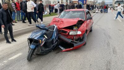 Bursa’da otomobil motosiklete çarptı