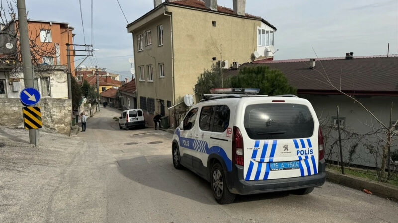 Bursa'da, dini nikahla birlikte yaşadığı kadının oğlu tarafından bıçaklandığı iddia