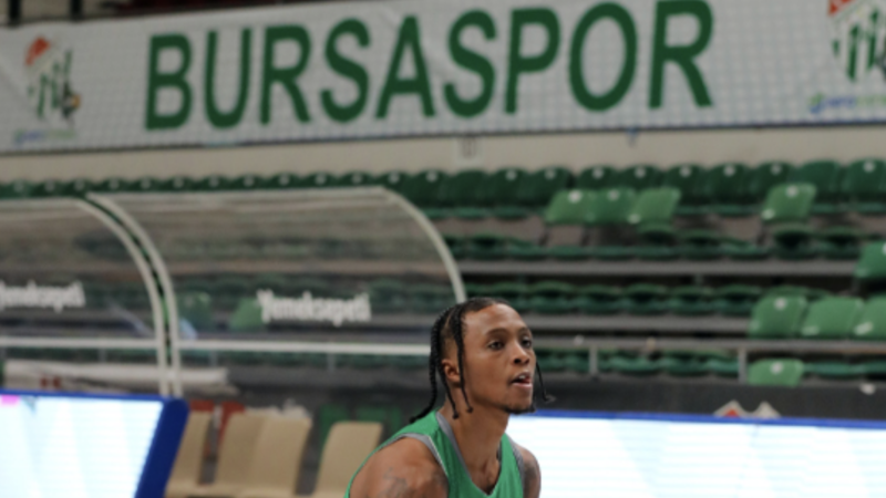 Bursaspor yeni transferiyle kritik maça çıkıyor! Türkiye Sigorta Basketbol Süper Ligi’nde bir türlü istediği sonuçları alamayan,