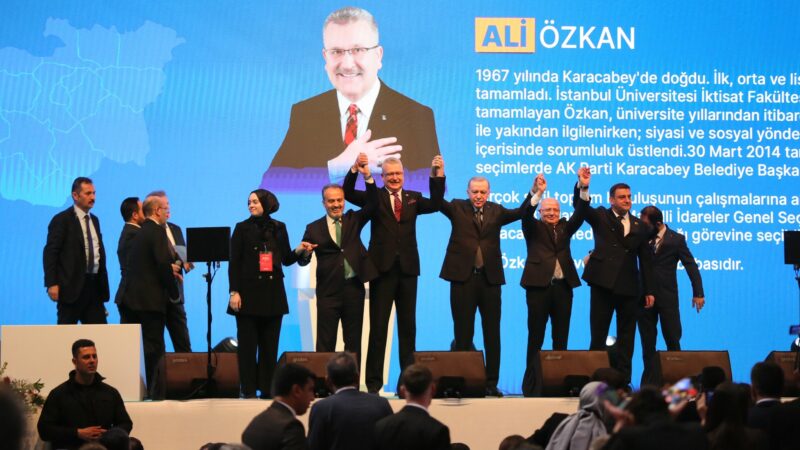 AK Parti Bursa’da son gece sürprizi! Olay Gazetesi Yazarı Ahmet Emin Yılmaz, AK Parti Bursa ilçe