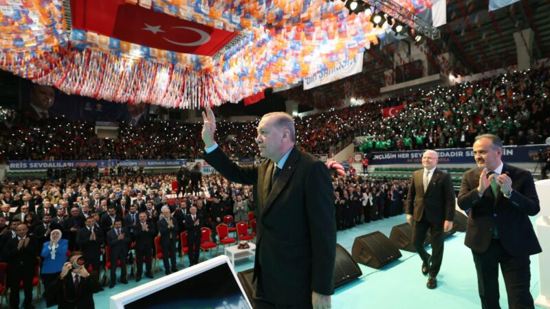 Cumhurbaşkanı Erdoğan: ‘Bursa 31 Mart’ta bir kez daha tarih yazacaktır’ Bursa'da sivil toplum örgütlerinin ve iş dünyasının temsilcileri ile Merinos