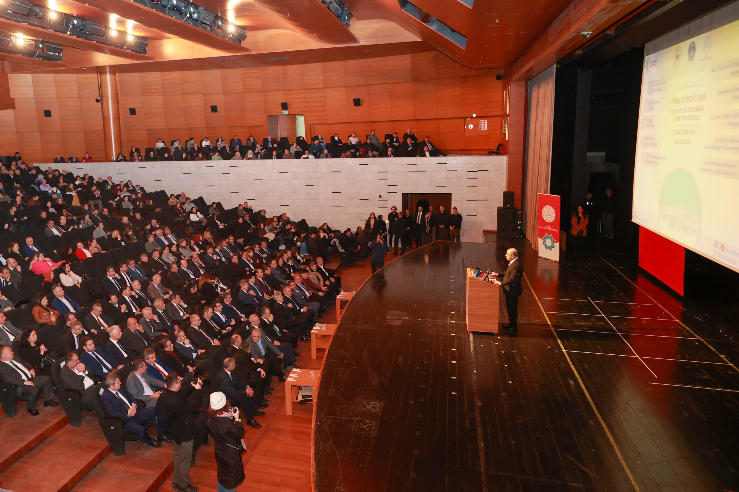 Bursa’da ‘Ortaöğretim Çalıştayı’ düzenlendi