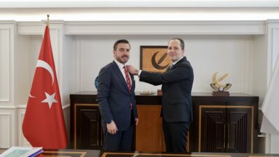 Bursa siyasetinde sıcak gelişme! Kestel Belediye Başkanı Önder Tanır Yeniden Refah’a geçti…