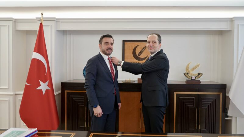 AK Parti tarafından yeniden aday gösterilmeyince parti üyeliğinden istifa eden