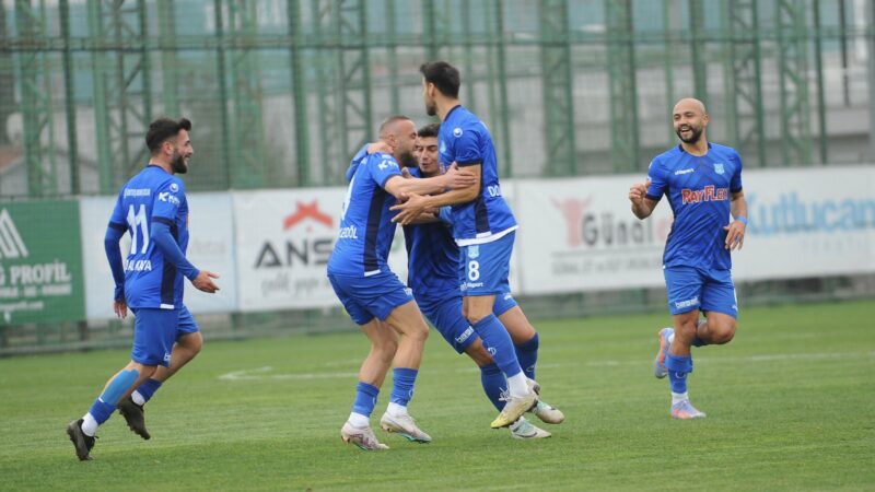 3.Lig’deki Bursa ekibinden süper sonuç! Bursa ekibi konuk ettiği 23 Elazığ FK’yı iki golle geçmeyi