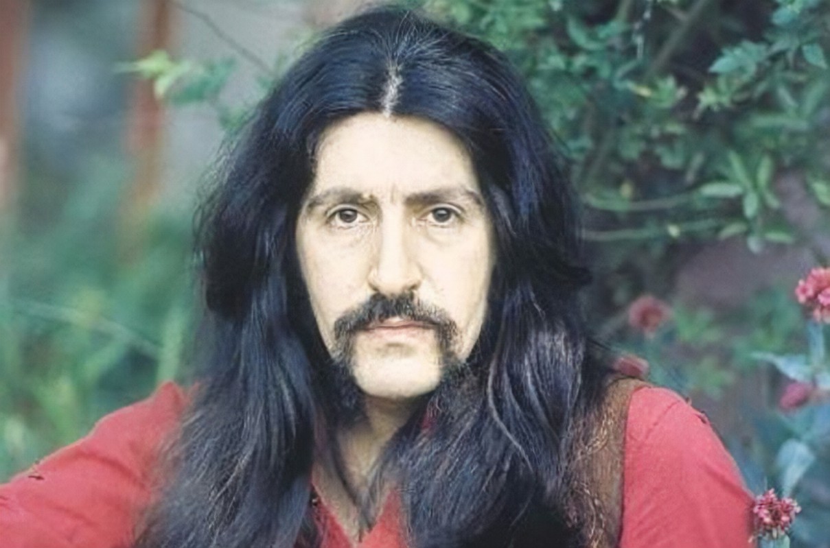 Ünlü şarkıcıdan Barış Manço biyografisine tepki