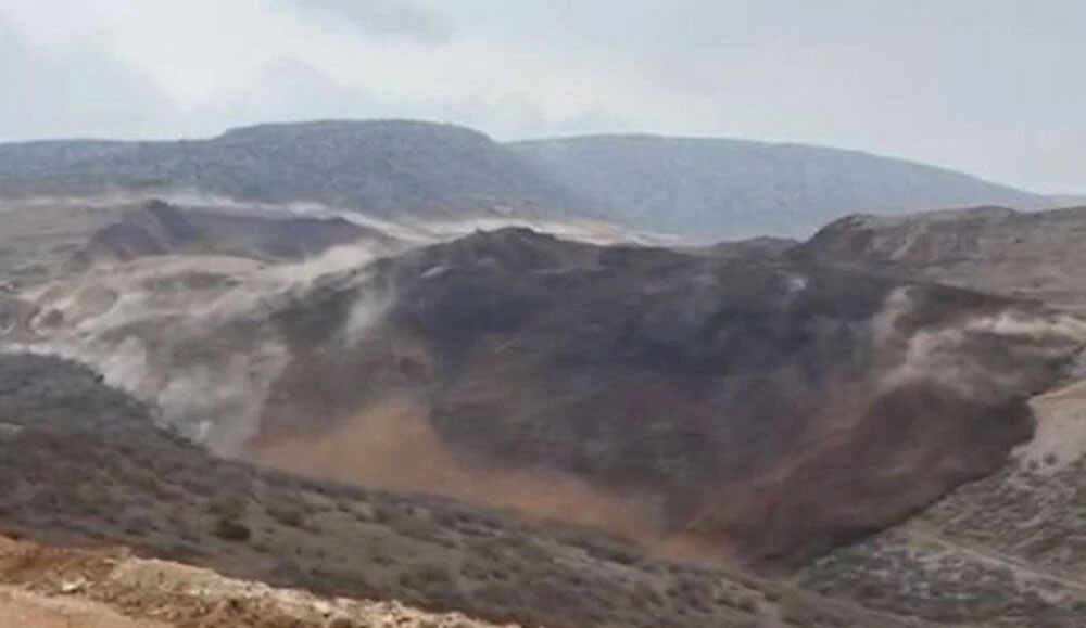 Erzincan İliç’te altın madeninde toprak kayması! 4 kişi gözaltına alındı Erzincan İliç’te altın madeninde toprak kayması! 4 kişi gözaltına alındı