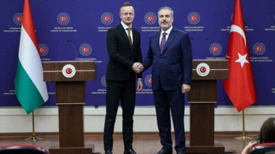 Macaristan Dışişleri Bakanı’ndan vize serbestisi açıklaması