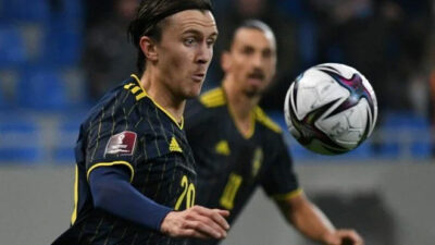 Milli futbolcudan üzen haber!