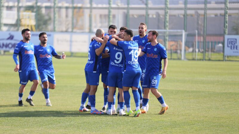 3. Lig’deki Bursa ekibi gol oldu yağdı! TFF 3. Lig 4. Grup’ta play-off’a kalma mücadelesi veren temsilcimiz