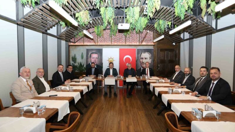 İnegöl’de aday adaylarından birlik beraberlik mesajı AK Parti İnegöl Belediye Başkan Aday Adayları istişare toplantısında bir