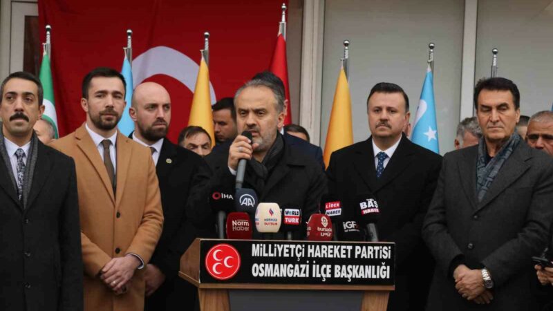 Başkan Aktaş’tan rakibi Bozbey’e; ‘Bir tane yaptığın kentsel dönüşüm var mı?” Bursa Büyükşehir Belediye Başkanı Alinur Aktaş, MHP Hamitler-Bağlarbaşı Mahalle Temsilciliği’nin