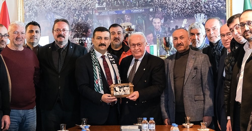 Selçuk Türkoğlu'ndan Bursaspor'a ziyaret - Olay Gazetesi Bursa Gazetesi  Bursa