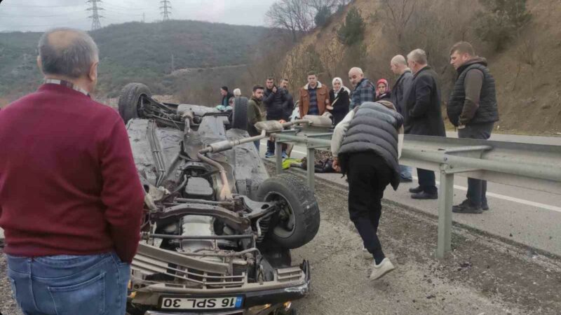 Bursa-Yenişehir yolunda kontrolden çıkan otomobil takla atarak yağmur suyu kanalına