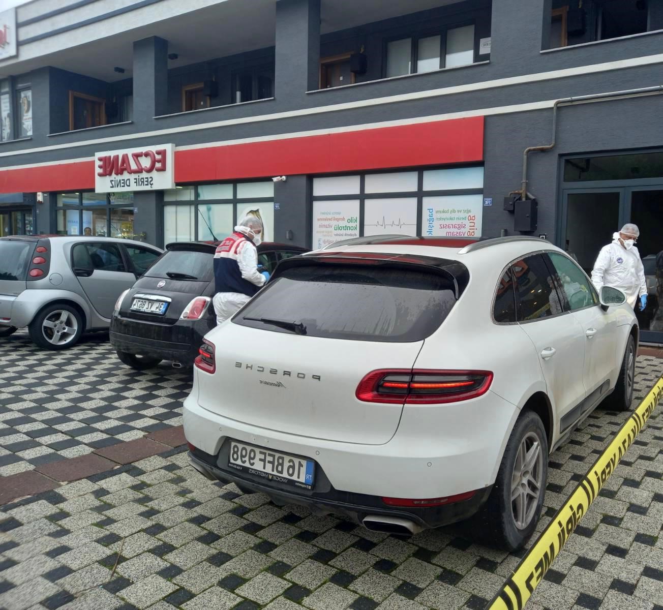 Bursa’da çalışır vaziyetteki araçta ölü bulundu