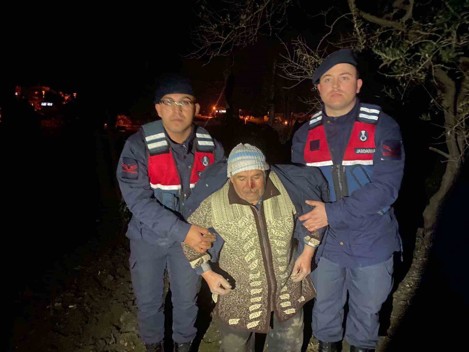 Bursa’da kaybolan 82 yaşındaki yaşlı adamı jandarma buldu