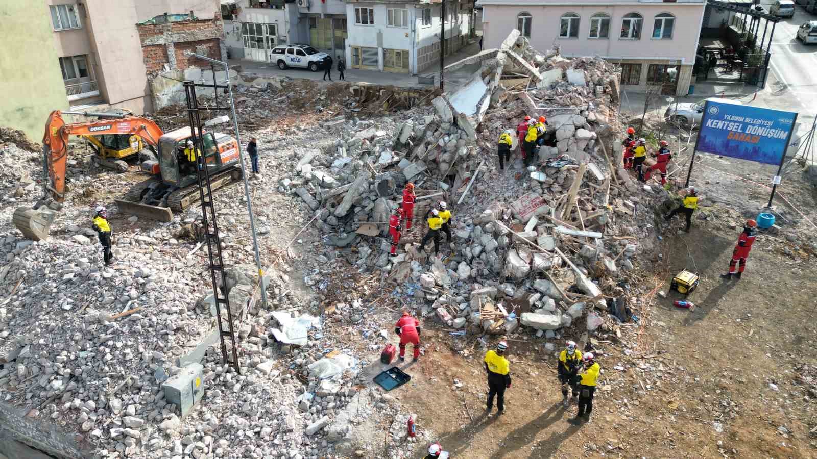 Bursa’da nefes kesen deprem tatbikatı…