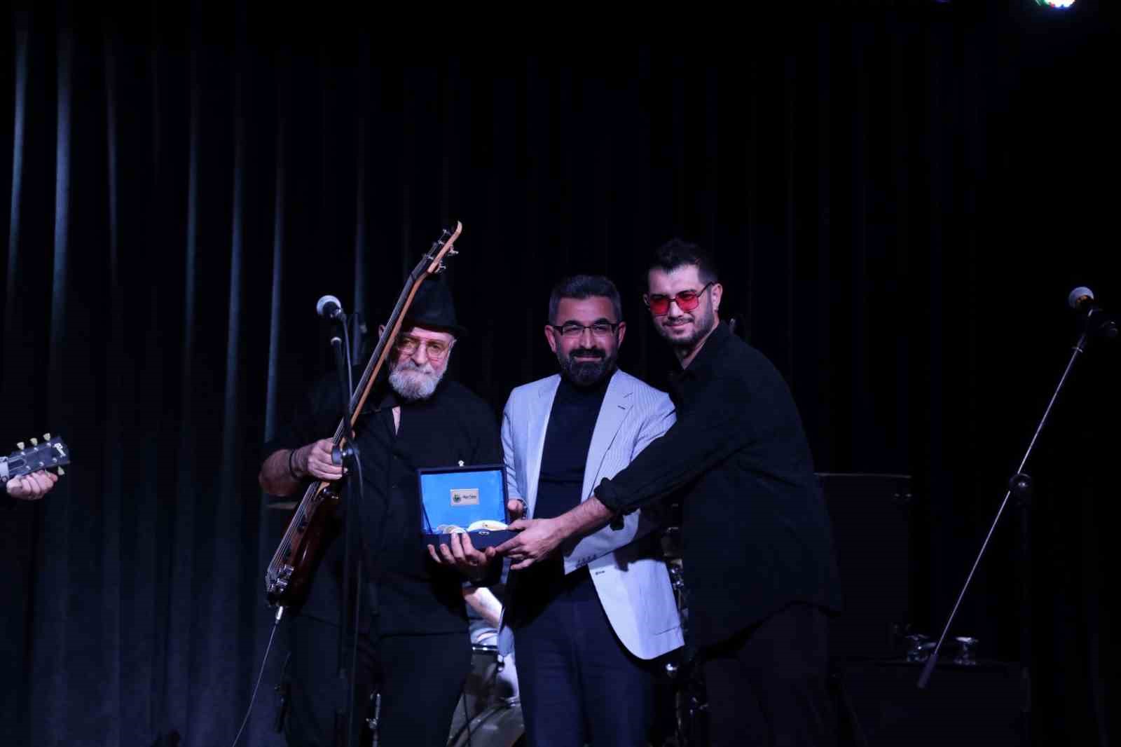 Bursa’da rock müziğin efsanelerine vefa konseri Bursa’da rock müziğin efsanelerine vefa konseri