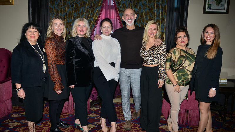 Sanatla iyilik hareketini birleştiren Sanart BUSADER, bu kez Kızılcık Şerbeti'nin