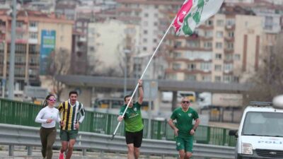 Sevgililer Günü’nde Bursaspor’a koştular