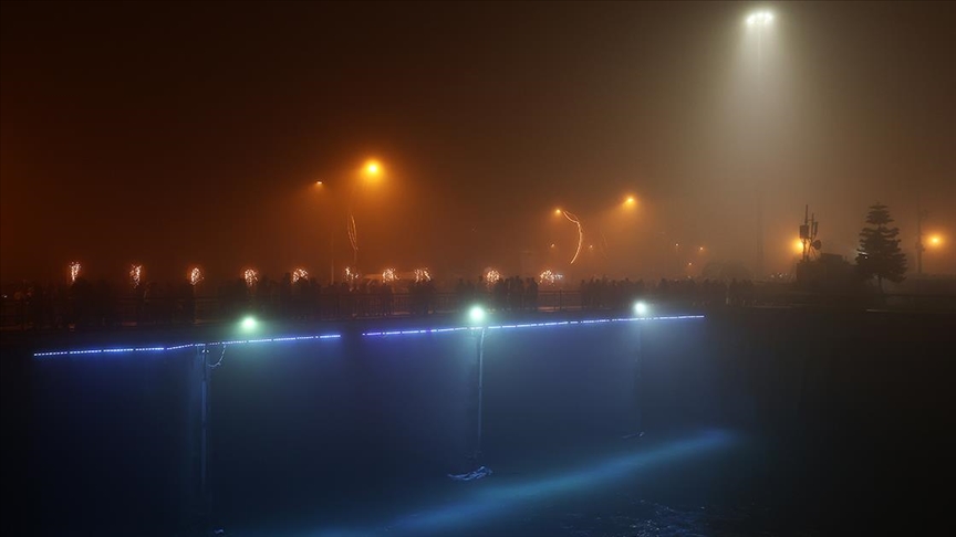 Depremzedeler 6 Şubat’ın yıl dönümünde geceyi sokaklarda geçirdi