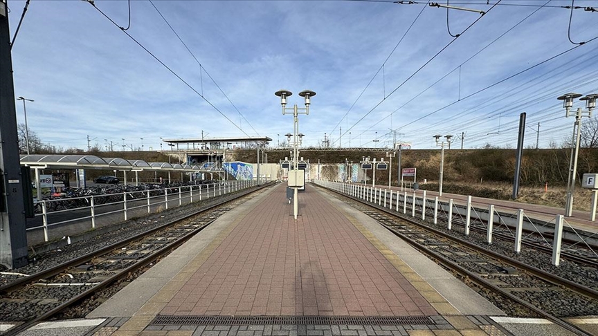 Almanya’da ulaşım sektöründe uyarı grevleri sürüyor