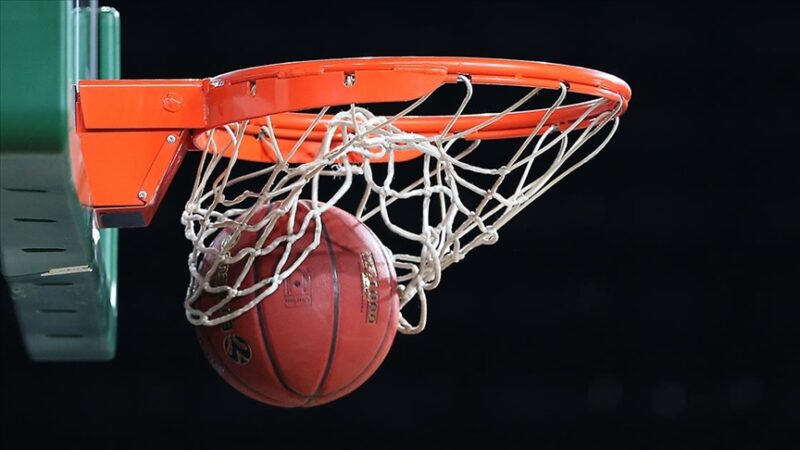 Amerikan Basketbol Ligi'nde (NBA) New Orleans Pelicans-Miami Heat maçında yaşanan