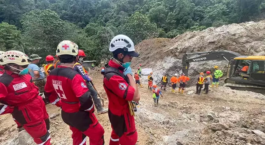 Filipinler’deki toprak kaymasında bilanço ağırlaşıyor: En az 68 ölü