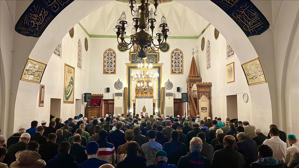 Hafız Habip Deveci İshakpaşa’da cemaat ile buluştu Hafız Habip Deveci İshakpaşa’da cemaat ile buluştu