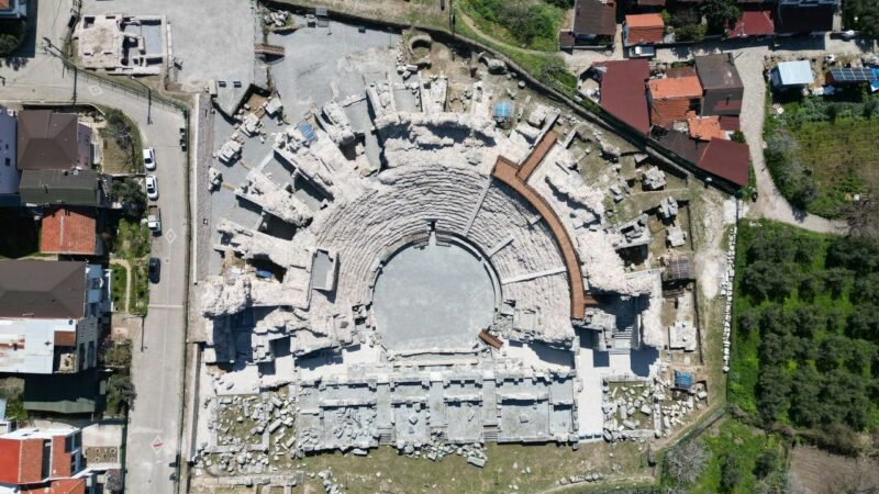 1800 yıllık İznik Roma Tiyatrosu turizme kazandırıldı Bursa’nın İznik ilçesinde 1800 yıllık Roma Tiyatrosu ile 2300 yıllık