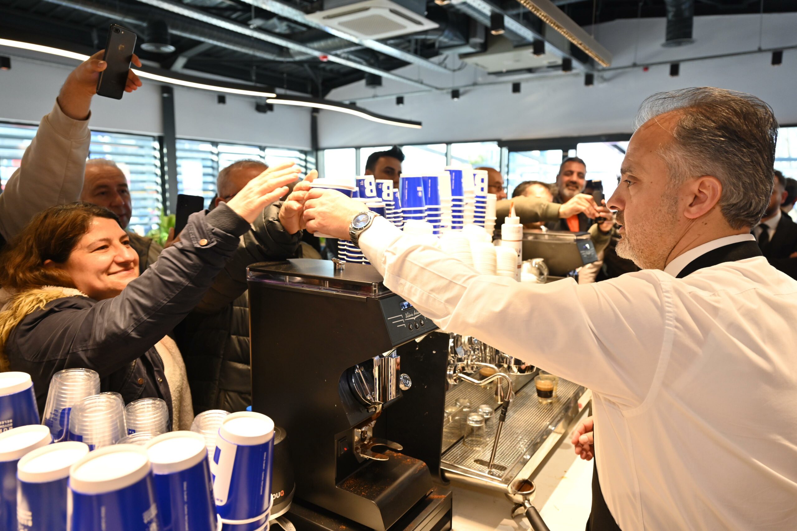 Bursa’nın ‘kahve markası’ bir şubesini daha açtı! Yenileri yolda…