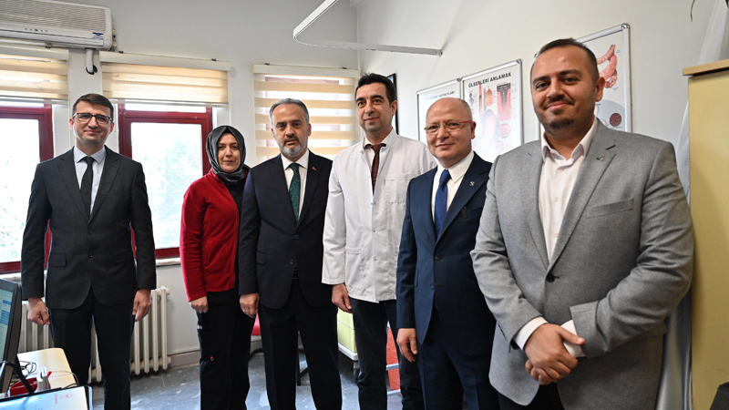 Başkan Aktaş’tan doktorlara bayram ziyareti