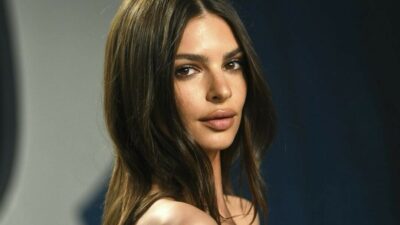 Tamamen şeffaf elbisesine yorum yağdı!