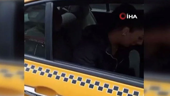 Taksiciyle yolcunun hız kavgası: “Beni dövüyorlar” diye bağırdı