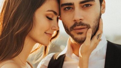 Ünlü çiftten müjdeli haber!