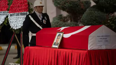 Kalp krizinden hayatını kaybeden polis memuruna veda