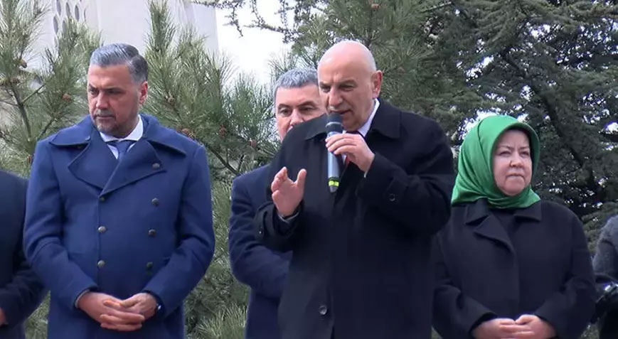 ‘DEM’in himayesi altına giren bir başkan var’