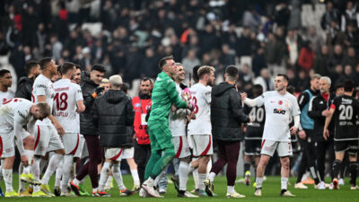 Galatasaray ligde doludizgin devam ediyor