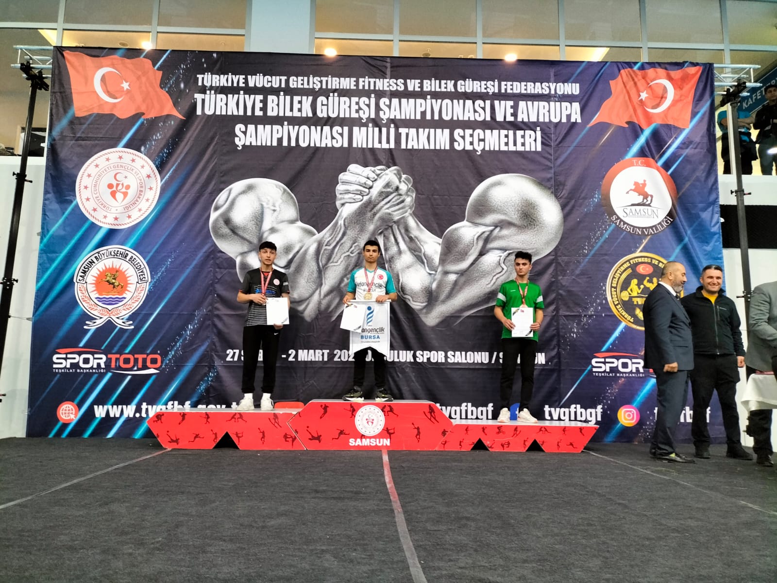 Bursalı genç sporcuların bileği bükülemedi