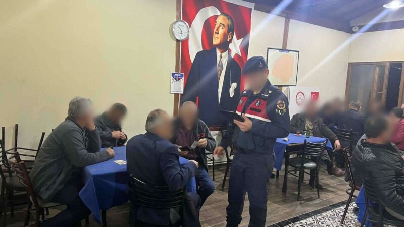 Bursa'da jandarma ekiplerince "huzur ve güven uygulaması" gerçekleştirildi.