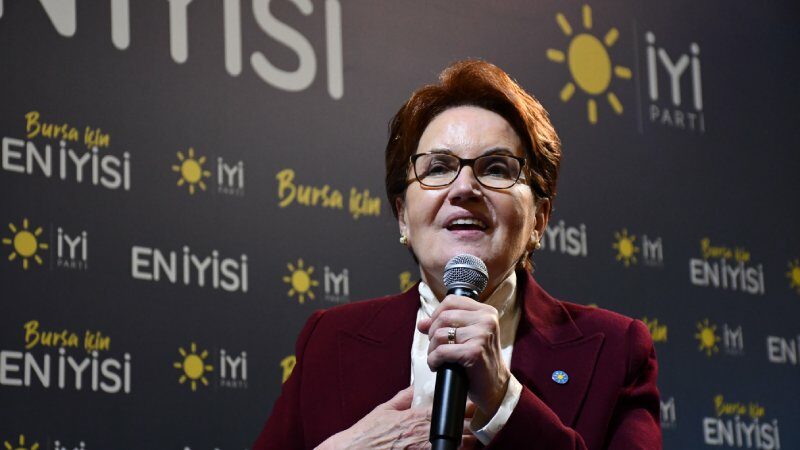 İYİ Parti Genel Başkanı Akşener, Bursa’daki iftar programında konuştu İYİ Parti Genel Başkanı Meral Akşener, "Bir taraf diyor ki