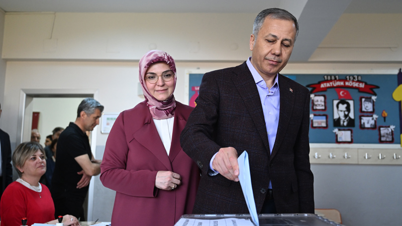 İçişleri Bakanı Yerlikaya, oyunu kullandı