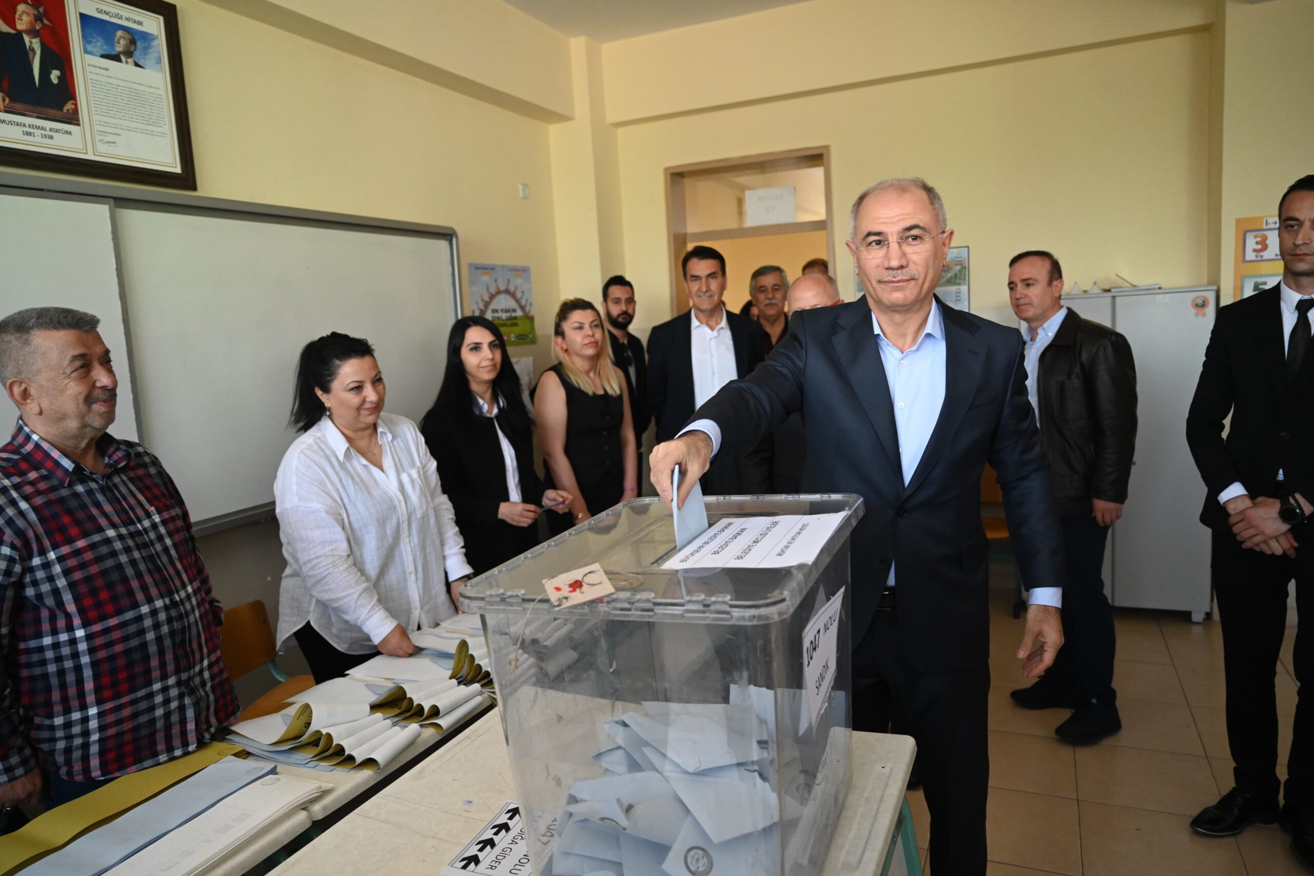 Efkan Ala, Bursa’da oyunu kullandı: ‘Türkiye’ye yakışır bir biçimde yaşıyoruz’ Efkan Ala, Bursa’da oyunu kullandı: ‘Türkiye’ye yakışır bir biçimde yaşıyoruz’