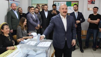 Mustafa Varank, oyunu Bursa’da kullandı