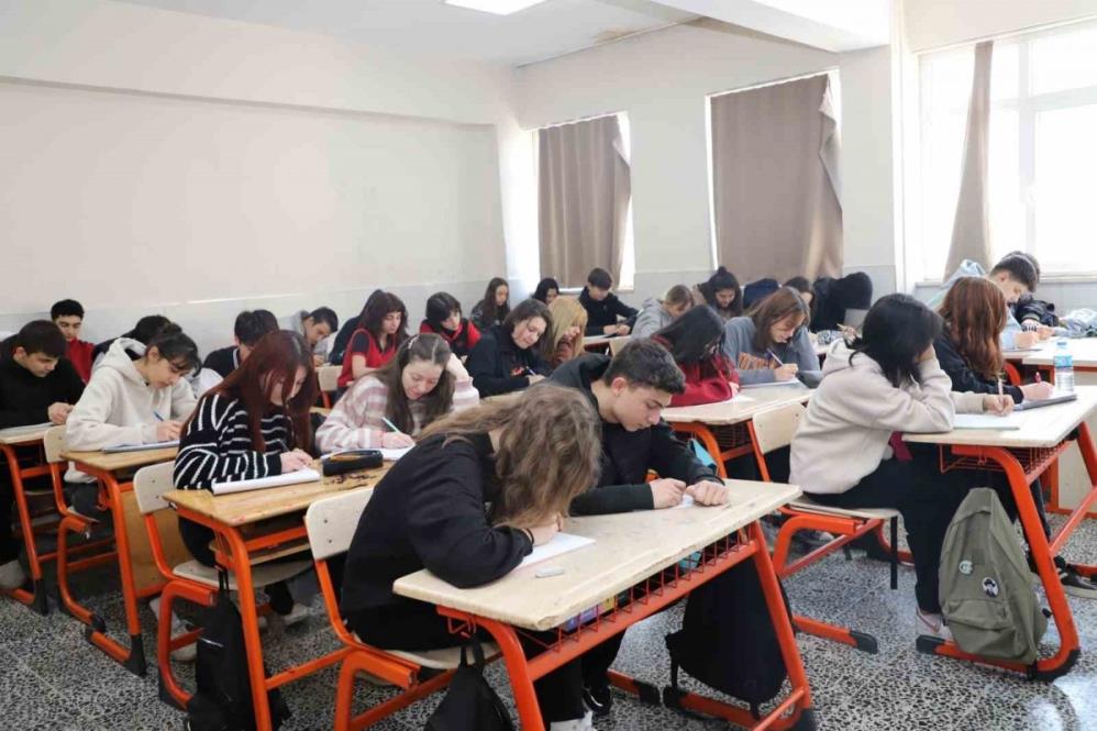 Bursa-Van arası mektup kardeşliği 3. yılında