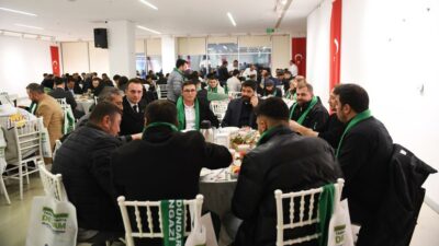 Gençlerden Dündar’a destek sözü